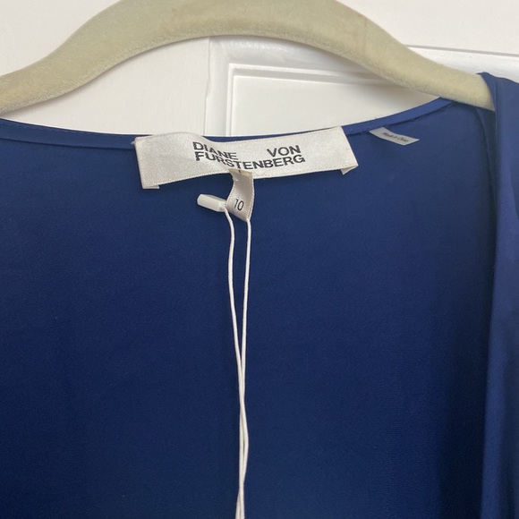 DVF Slvls Floor Length Wrap Dress NWT Size 10 Deep Violet - Picture 6 of 6